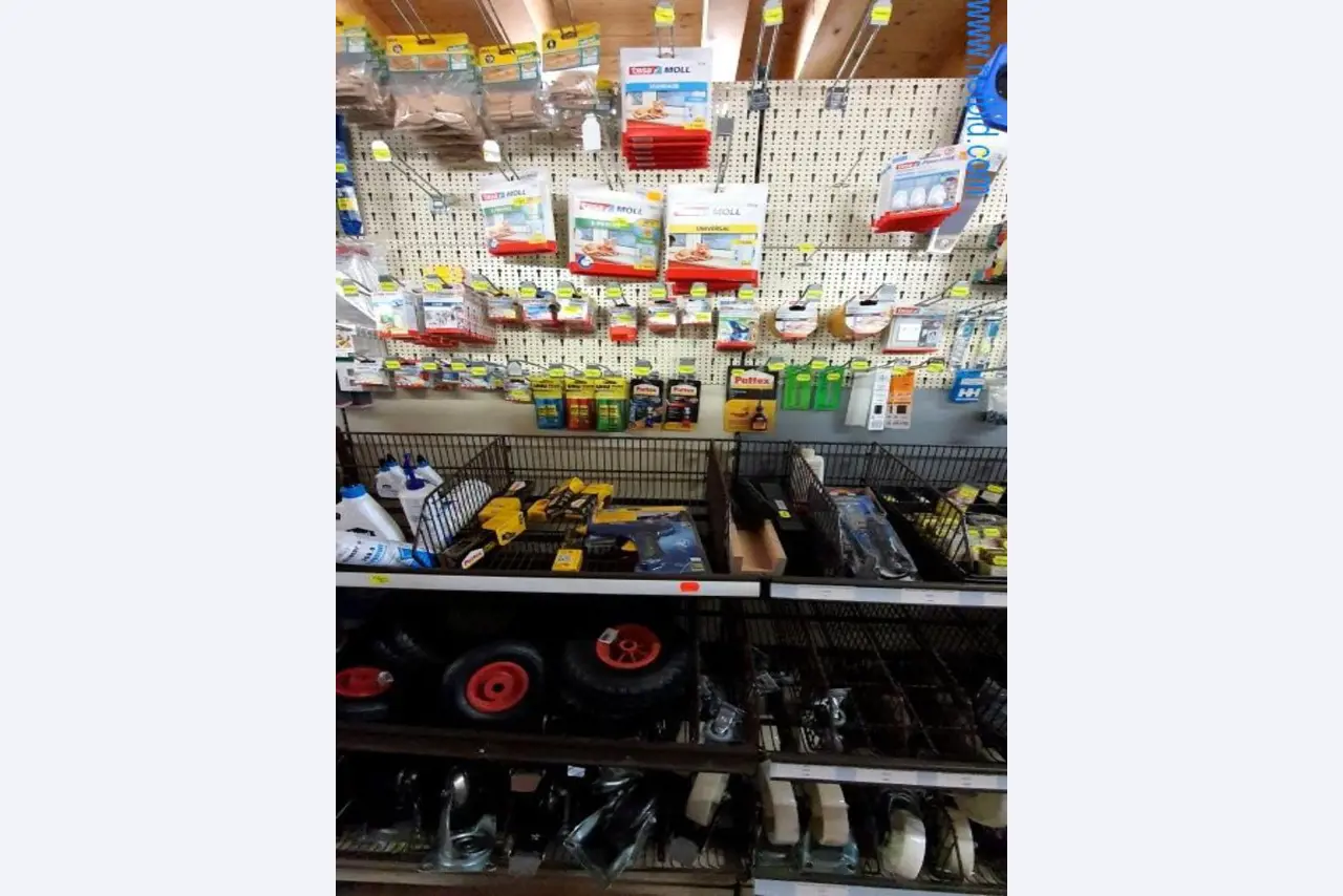 Máquinas e inventários de um comerciante de madeira e de construção-3