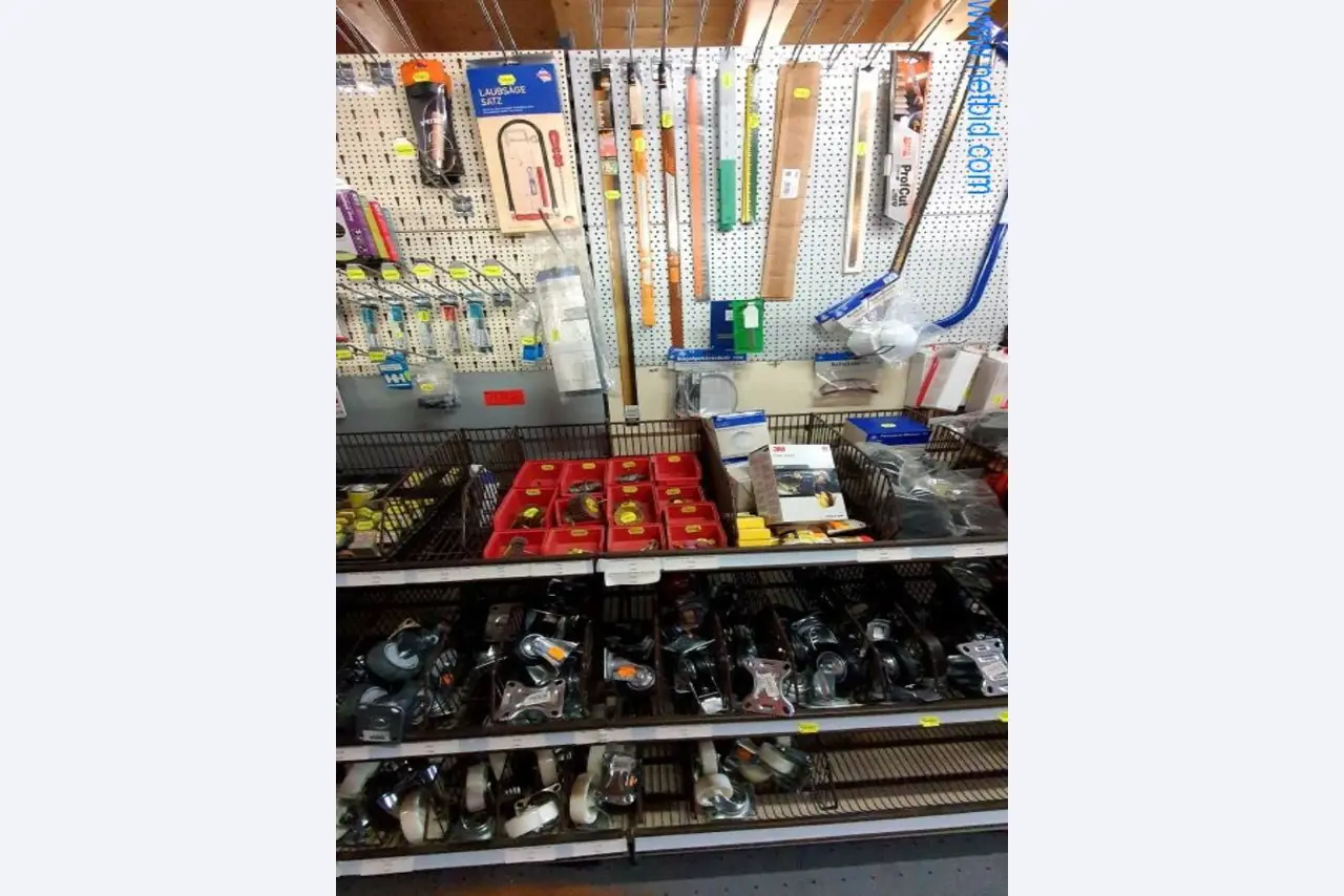 Máquinas e inventários de um comerciante de madeira e de construção-4