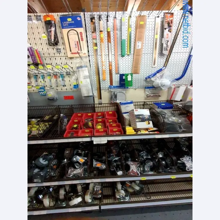 Máquinas e inventários de um comerciante de madeira e de construção-4