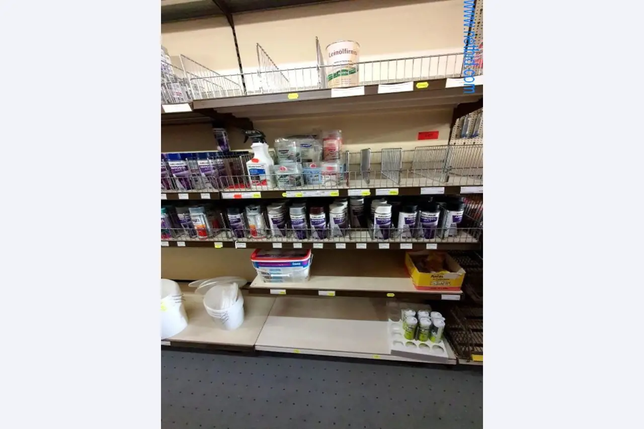 Machines and stocks of a timber and building materials store-2