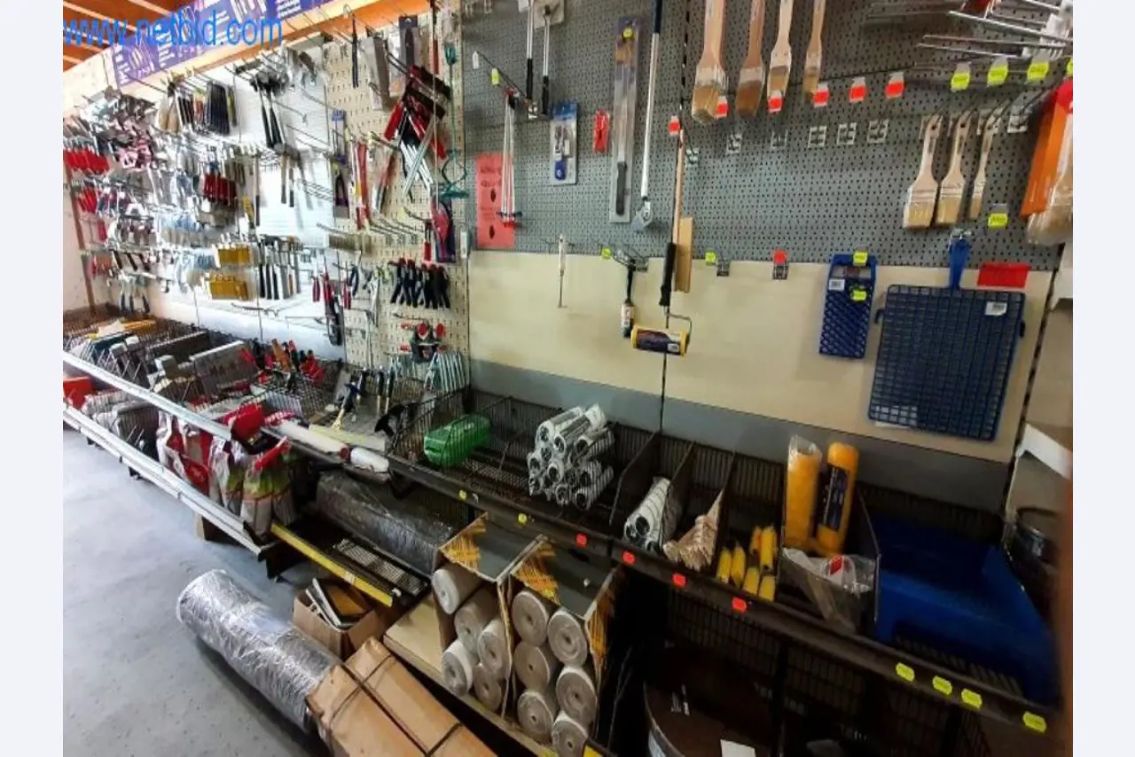 Máquinas e inventários de um comerciante de madeira e de construção-1