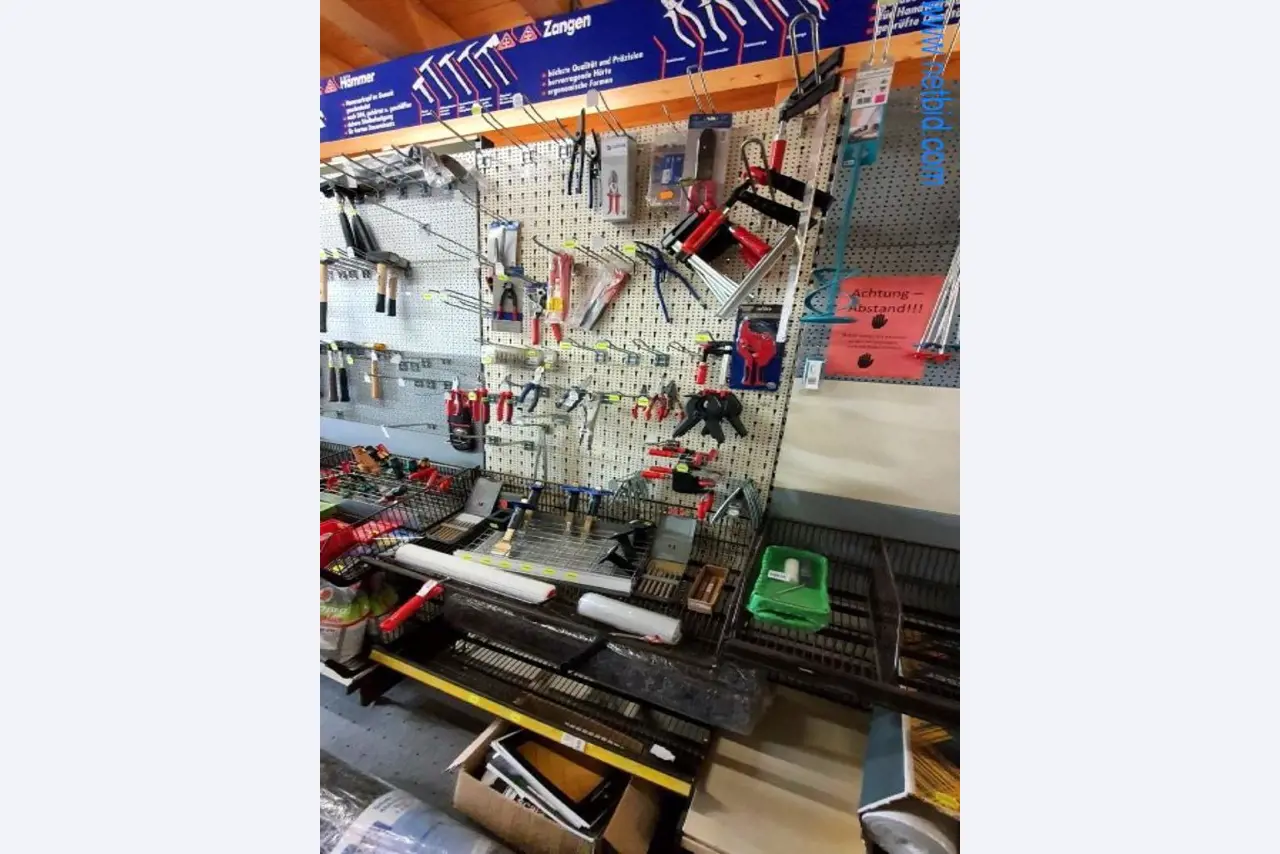 Máquinas e inventários de um comerciante de madeira e de construção-2