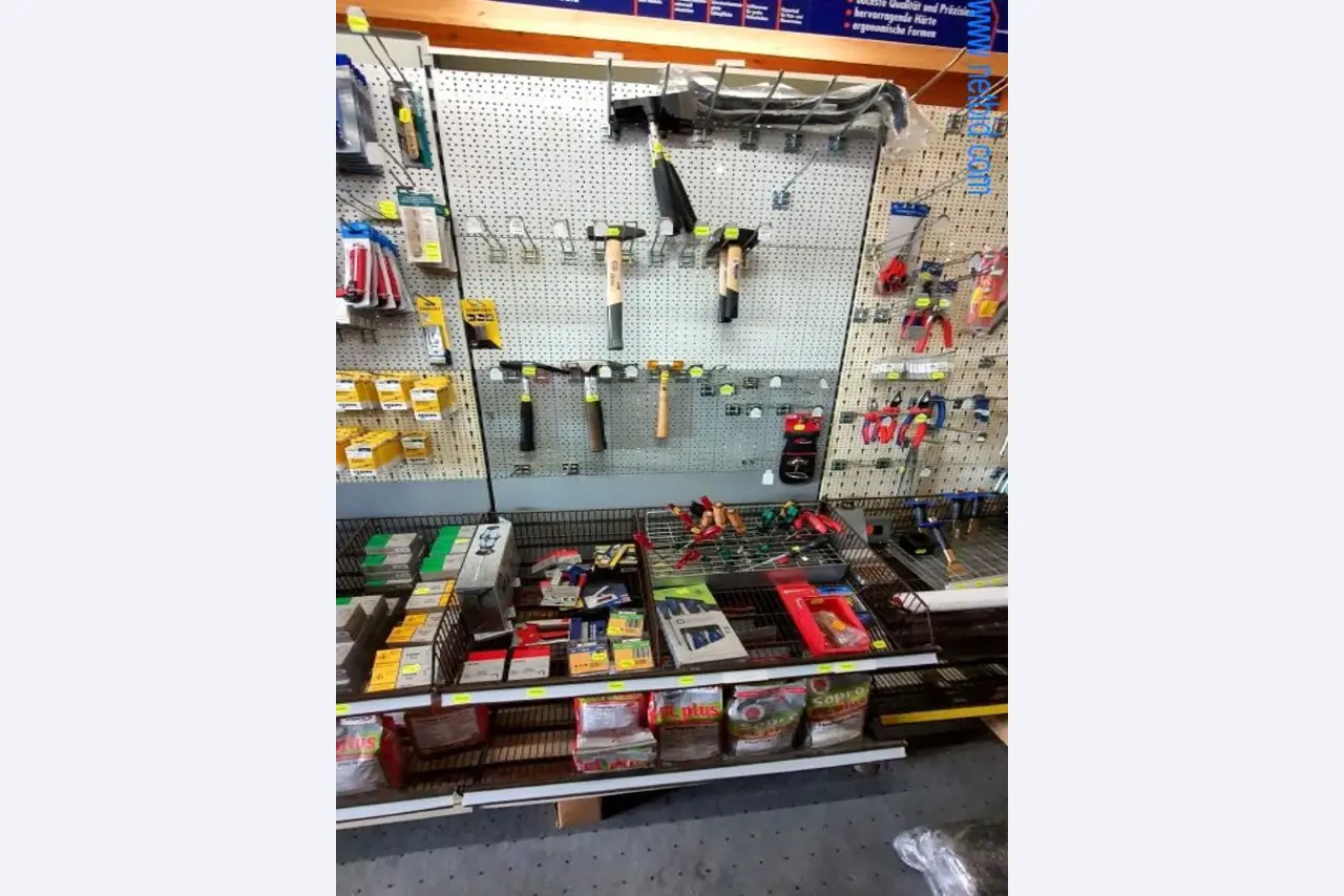 Máquinas e inventários de um comerciante de madeira e de construção-3