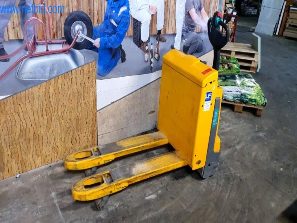 Maschinen und Warenbestände eines Holz- und Baufachmarktes-2