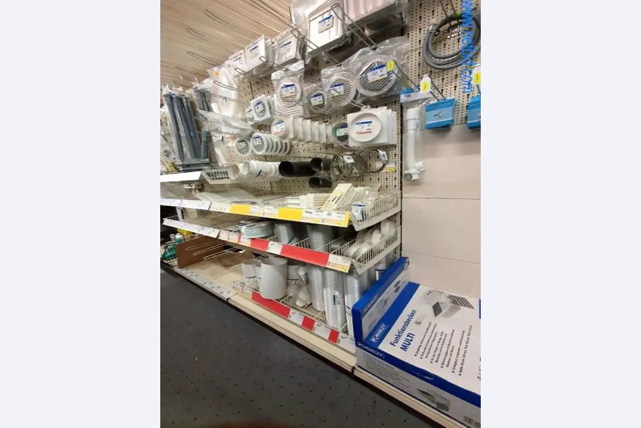 Maschinen und Warenbestände eines Holz- und Baufachmarktes-3