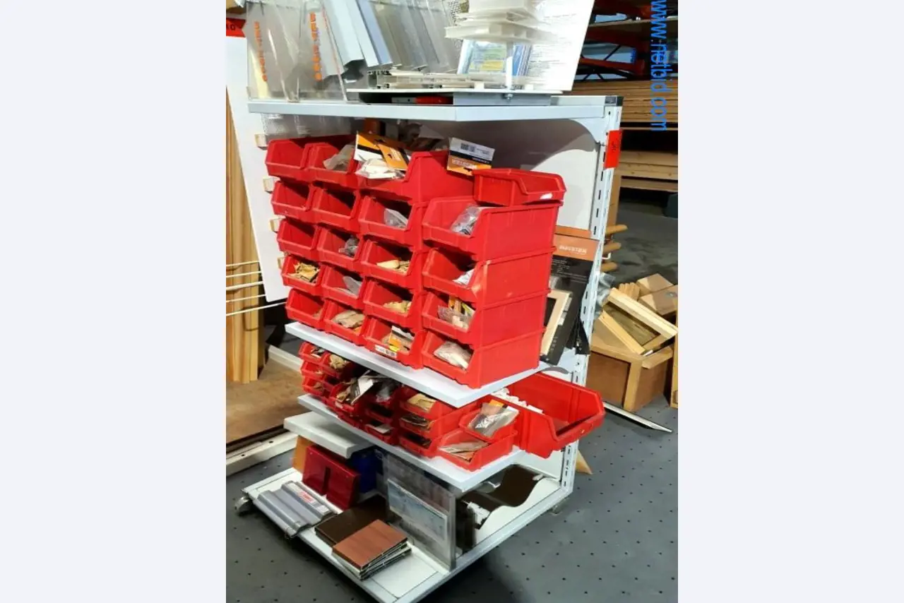 Maschinen und Warenbestände eines Holz- und Baufachmarktes-2