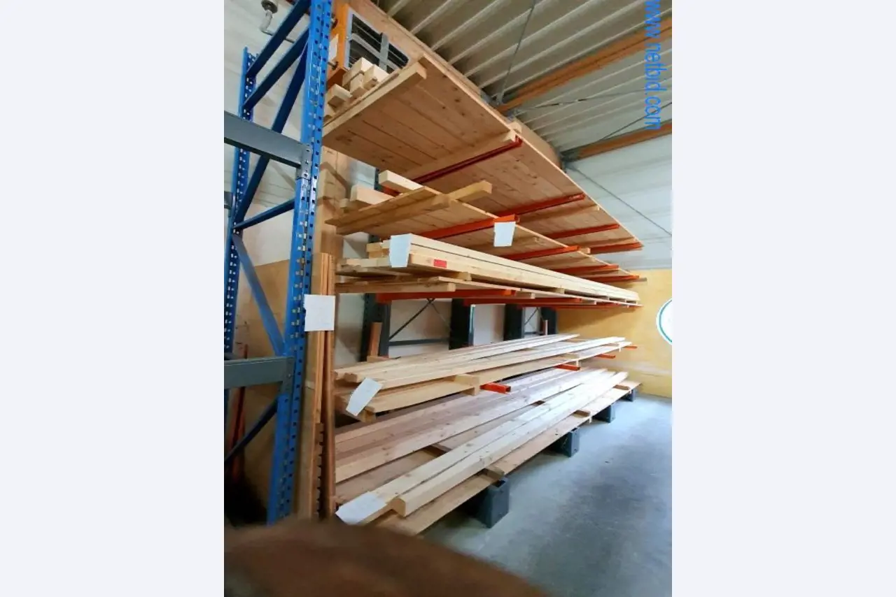 Machines en voorraden van een houthandel en bouwmaterialenhandelaar-1