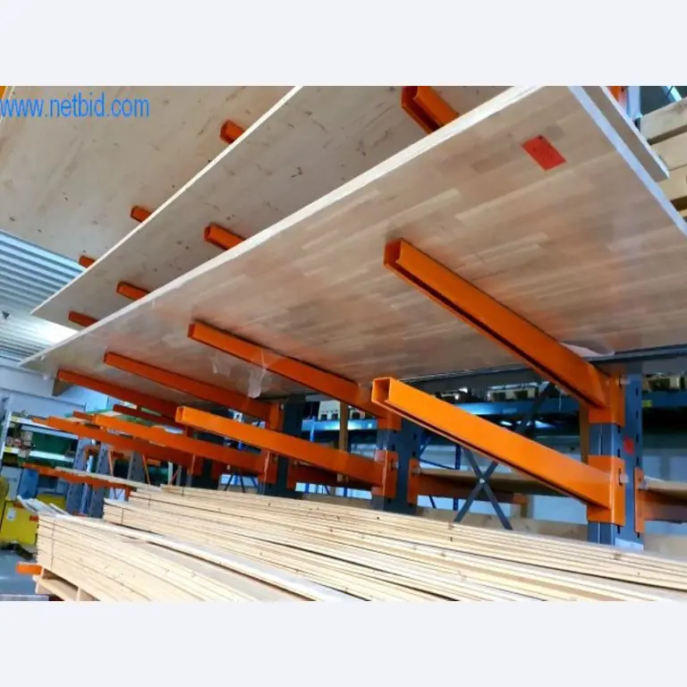 Máquinas e inventários de um comerciante de madeira e de construção-1