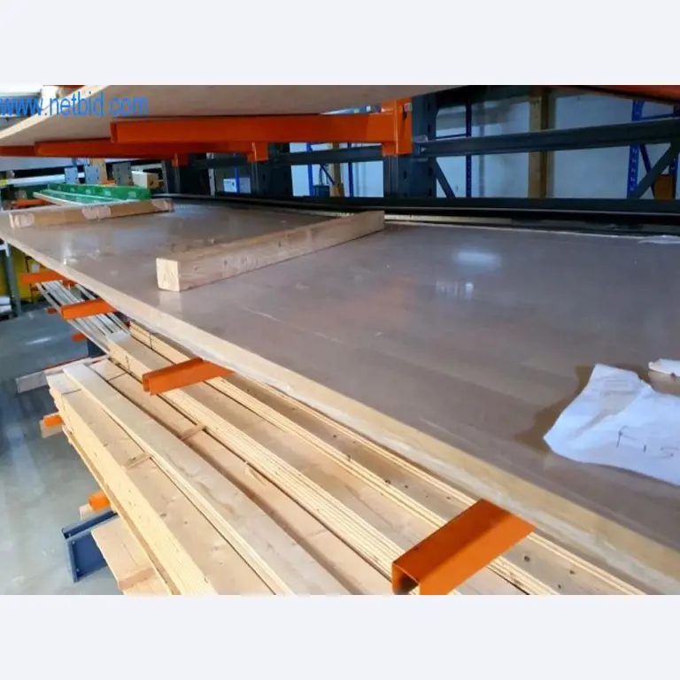 Máquinas e inventários de um comerciante de madeira e de construção-2