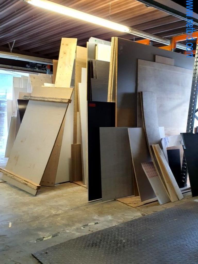 Maschinen und Warenbestände eines Holz- und Baufachmarktes-1