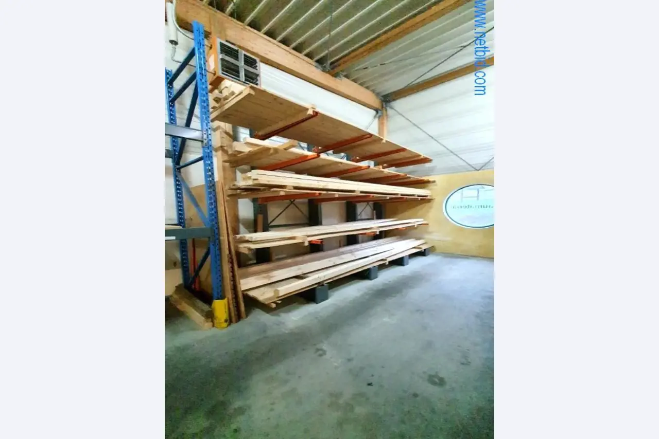 Maschinen und Warenbestände eines Holz- und Baufachmarktes-1