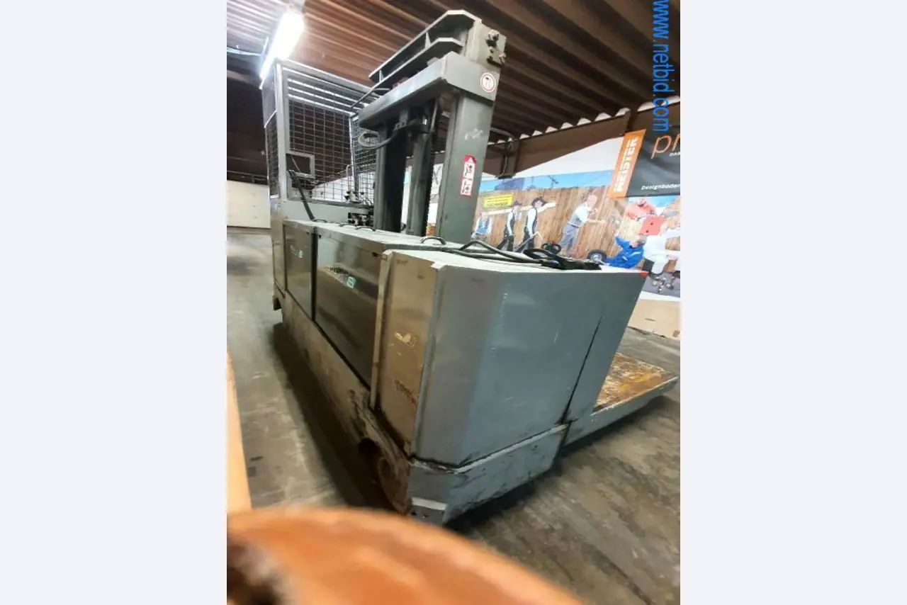 Máquinas e inventários de um comerciante de madeira e de construção-9