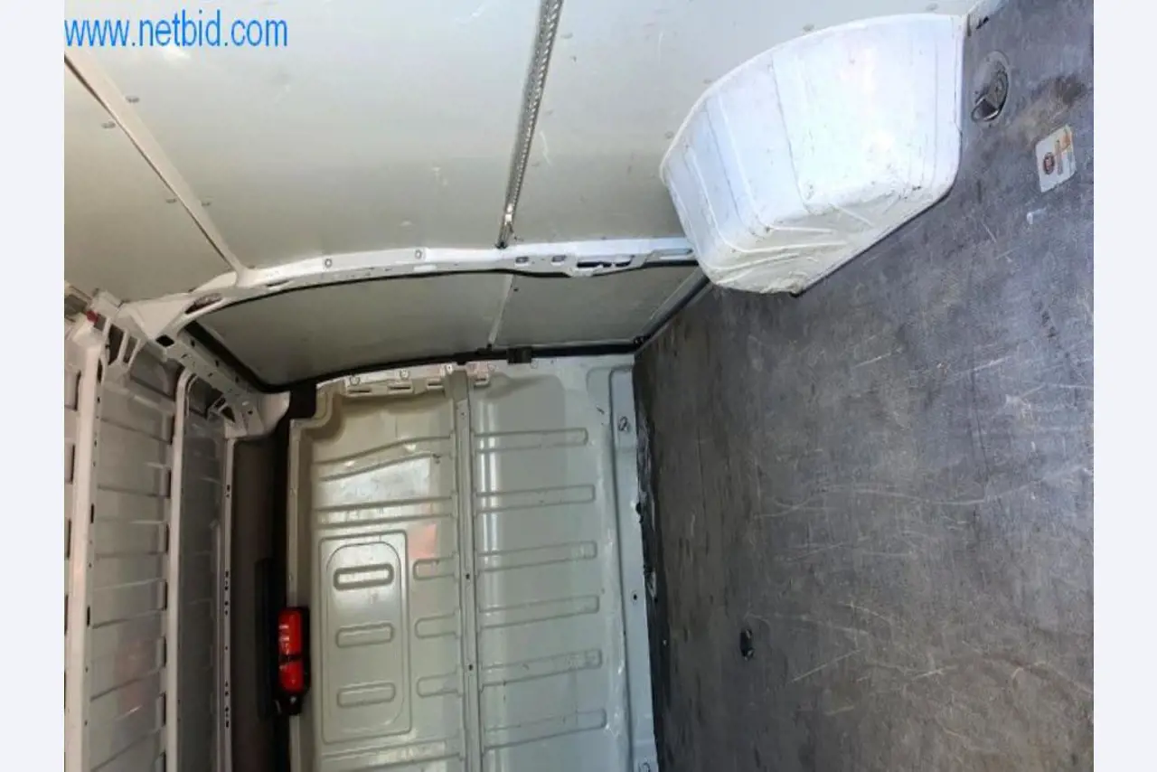 Máquinas e inventários de um comerciante de madeira e de construção-11