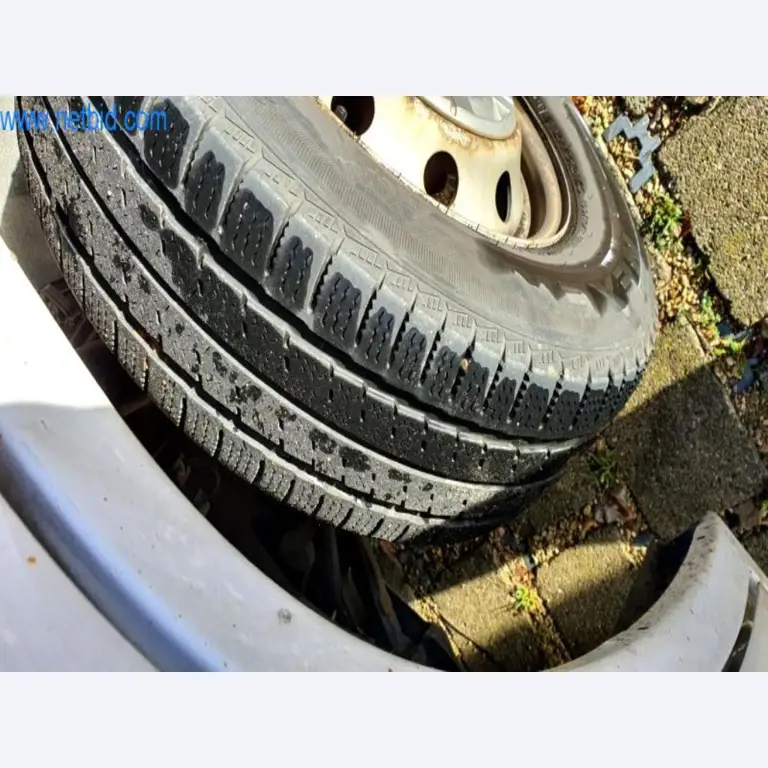 Máquinas e inventários de um comerciante de madeira e de construção-18