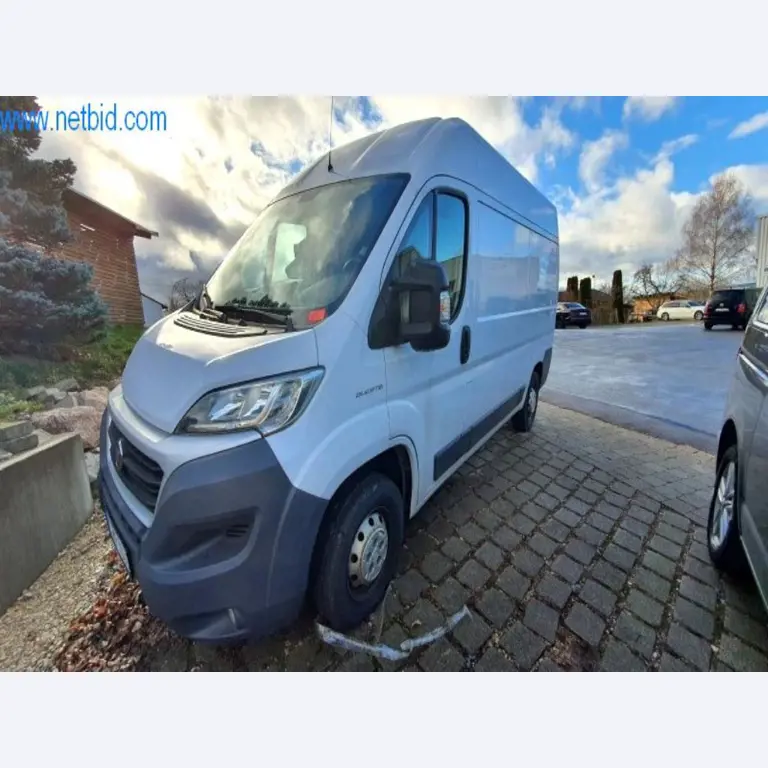 Máquinas e inventários de um comerciante de madeira e de construção-1