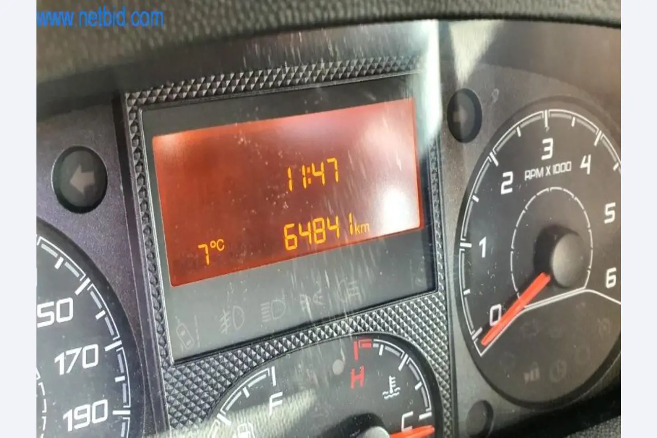 Máquinas e inventários de um comerciante de madeira e de construção-24