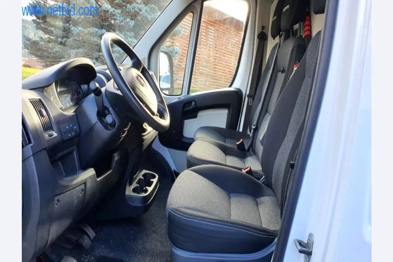 Máquinas e inventários de um comerciante de madeira e de construção-28