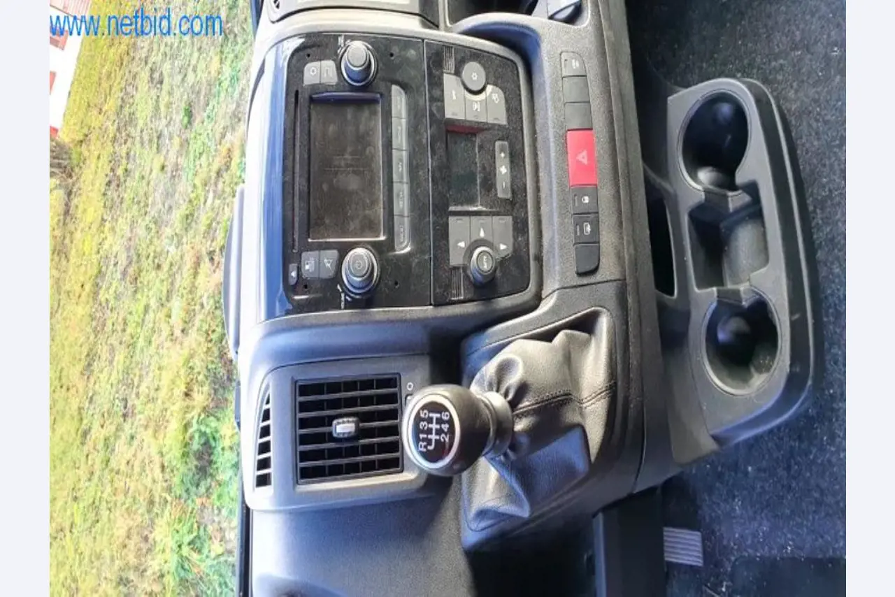 Máquinas e inventários de um comerciante de madeira e de construção-4