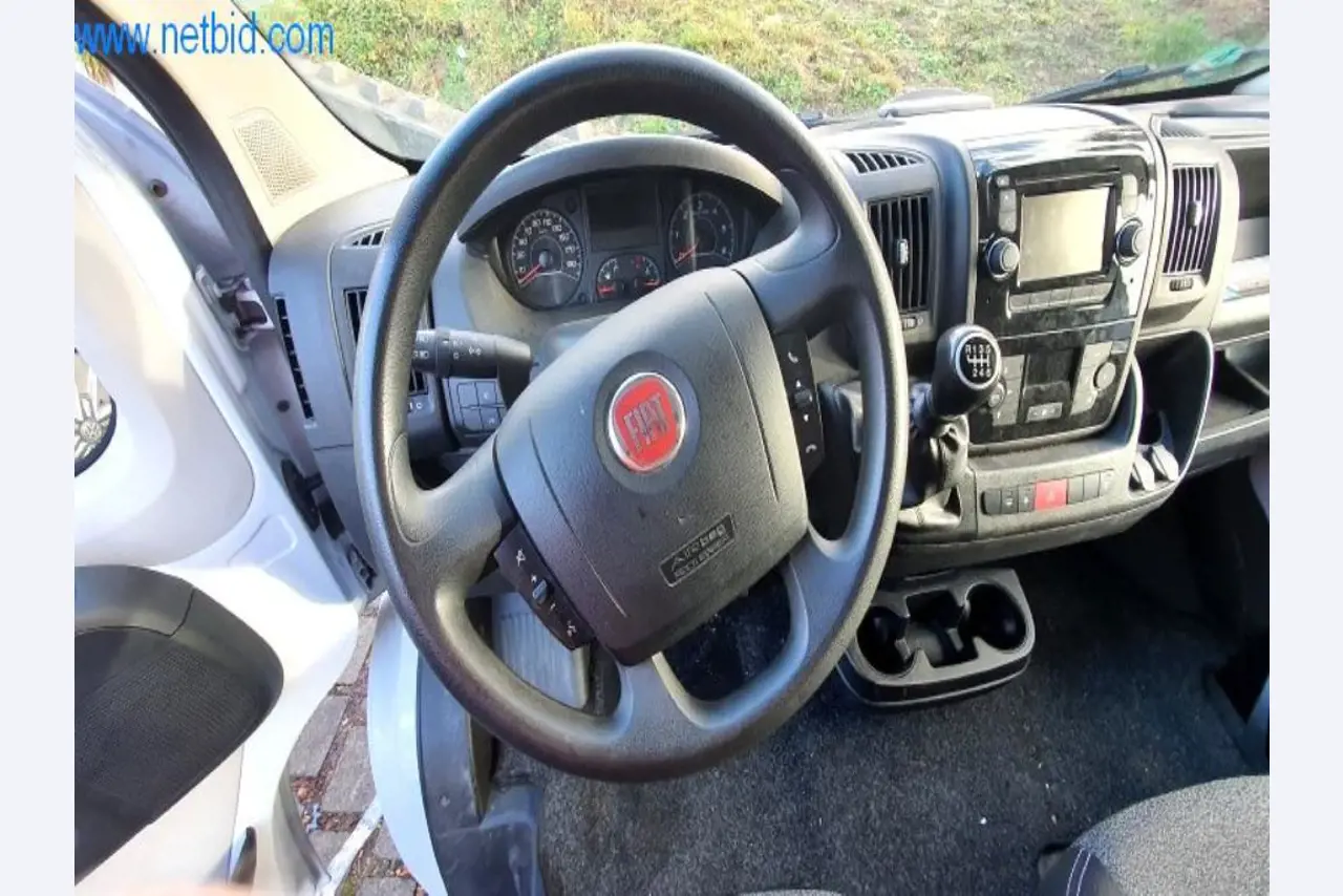 Máquinas e inventários de um comerciante de madeira e de construção-6