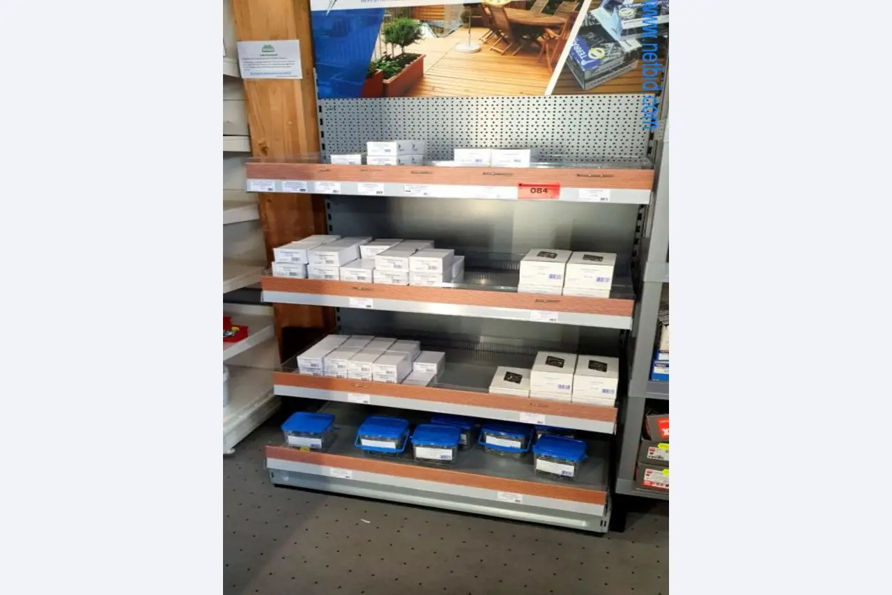 Máquinas e inventários de um comerciante de madeira e de construção-1