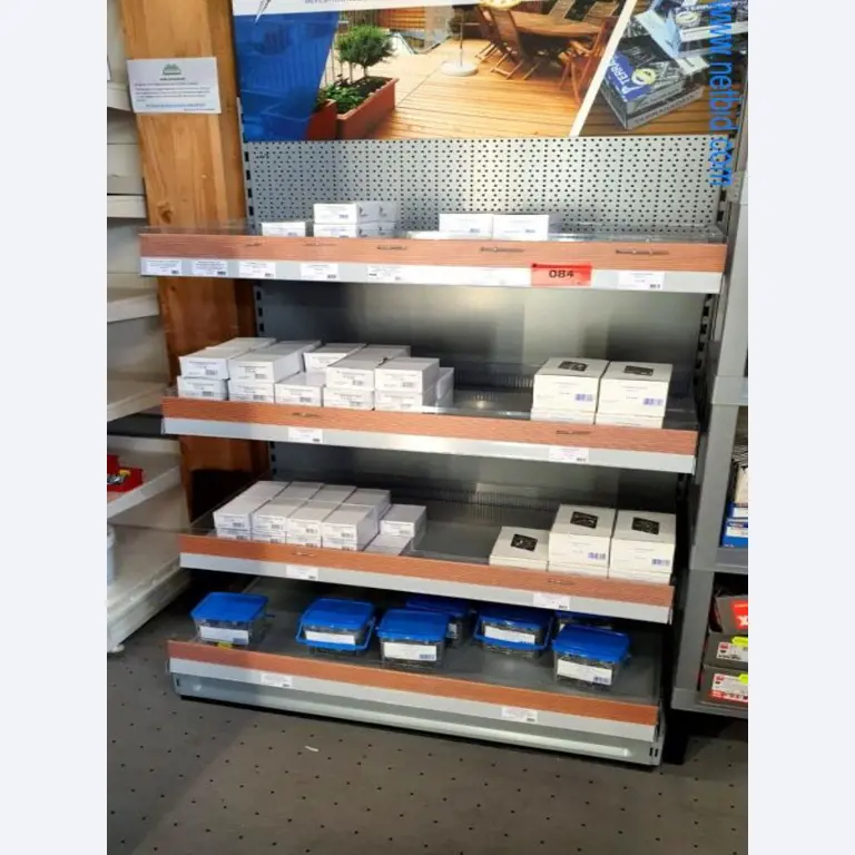 Máquinas e inventários de um comerciante de madeira e de construção-1