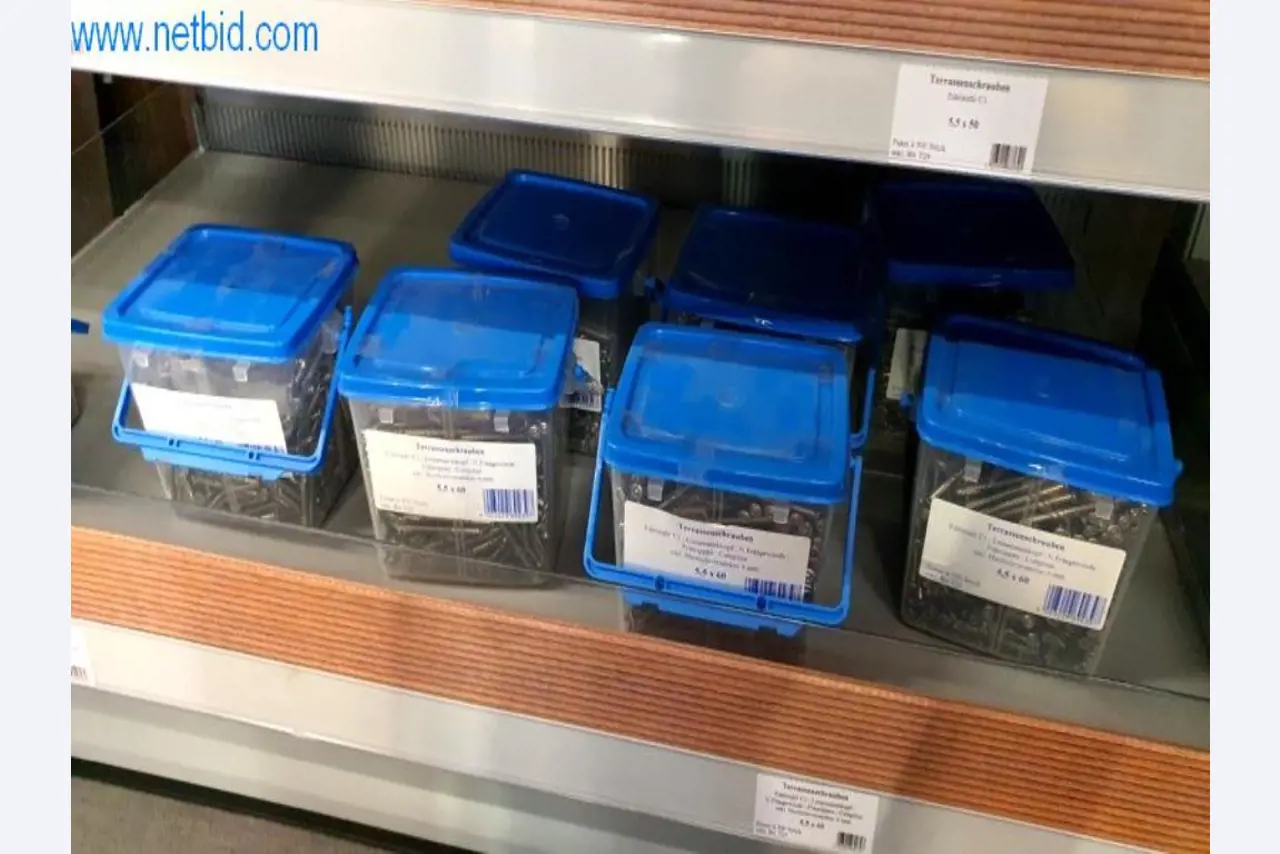 Máquinas e inventários de um comerciante de madeira e de construção-2