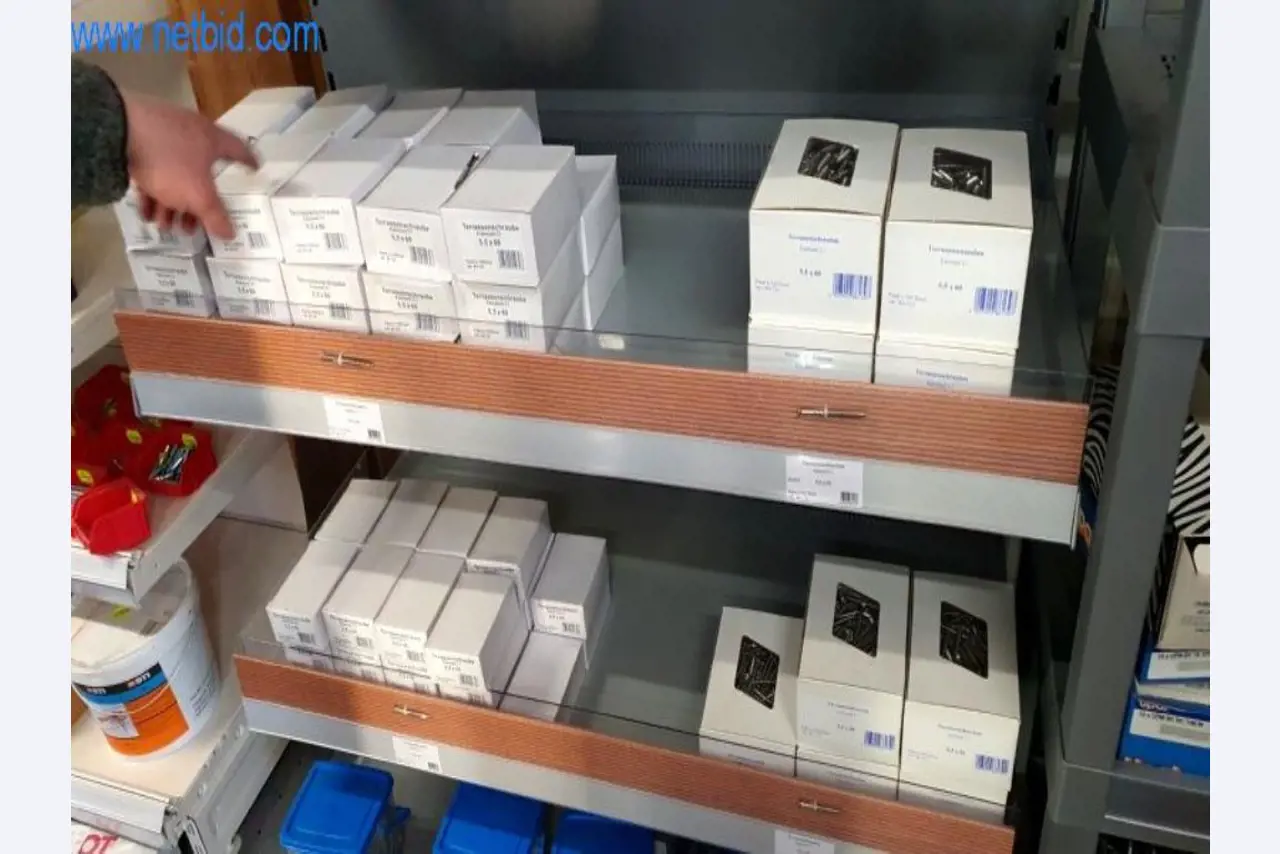 Máquinas e inventários de um comerciante de madeira e de construção-3