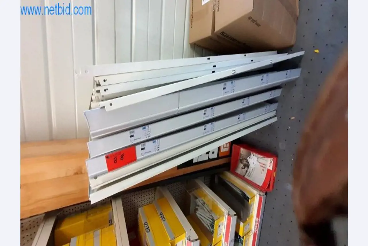 Máquinas e inventários de um comerciante de madeira e de construção-2