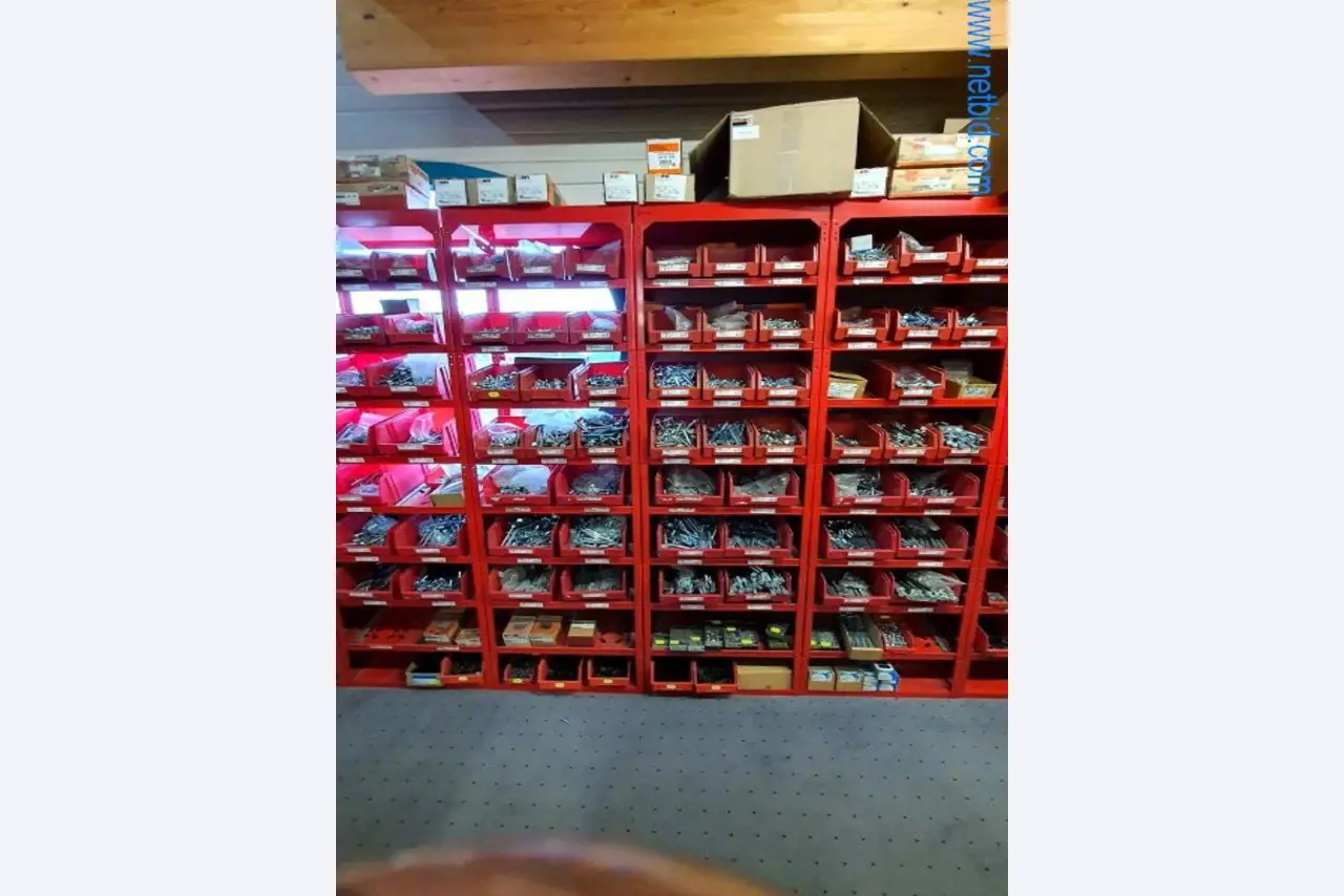 Maschinen und Warenbestände eines Holz- und Baufachmarktes-2