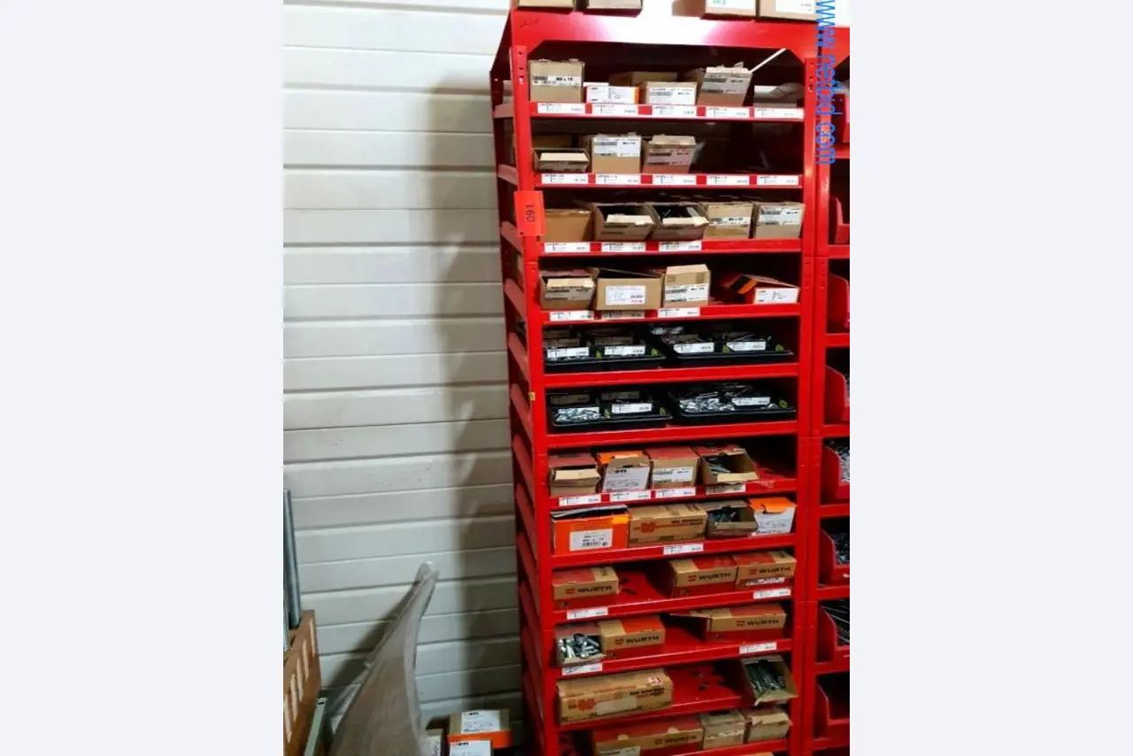 Maschinen und Warenbestände eines Holz- und Baufachmarktes-1