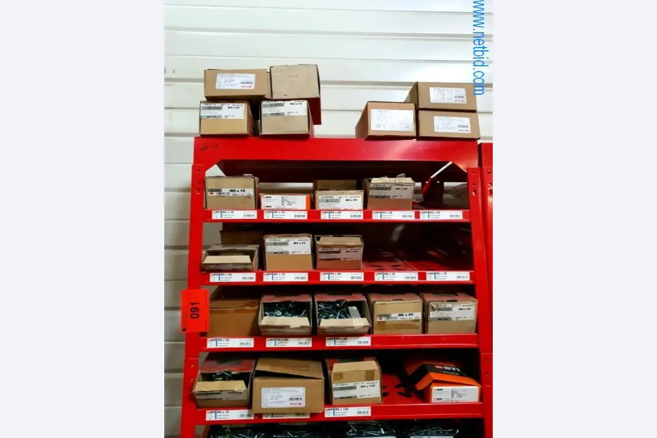 Maschinen und Warenbestände eines Holz- und Baufachmarktes-2