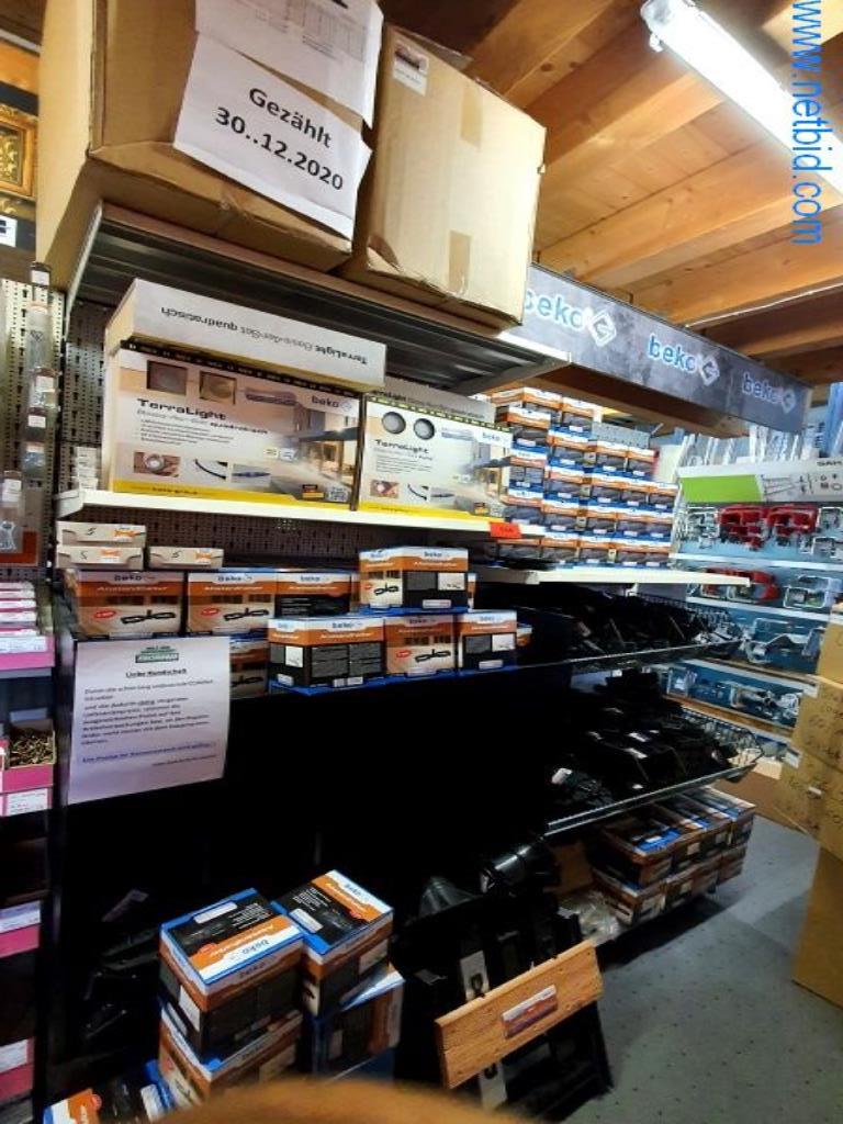 Stroji in zaloge trgovca z lesom in gradbenega podjetja-1