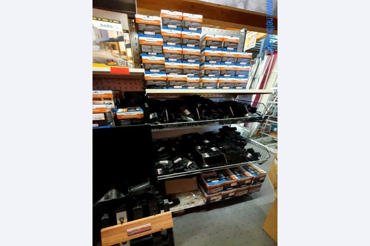 Máquinas e inventários de um comerciante de madeira e de construção-3