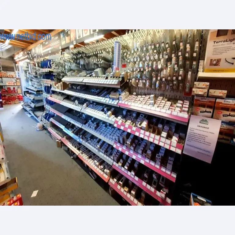 Maquinaria e inventarios de un maderero y constructor-1