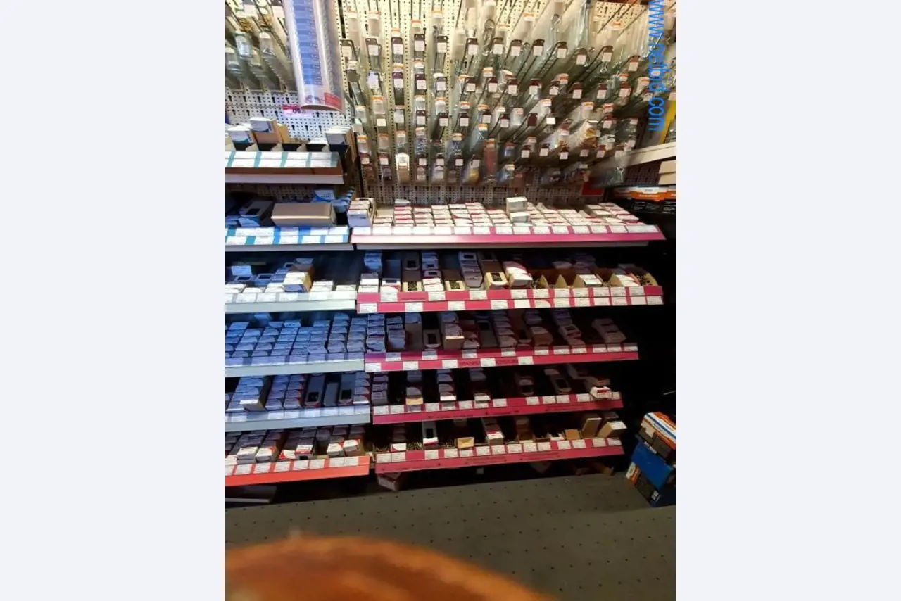 Maquinaria e inventarios de un maderero y constructor-7