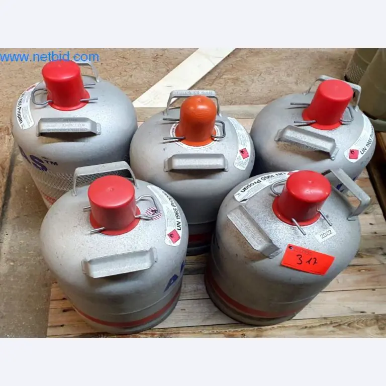 Máquinas e inventários de um comerciante de madeira e de construção-1