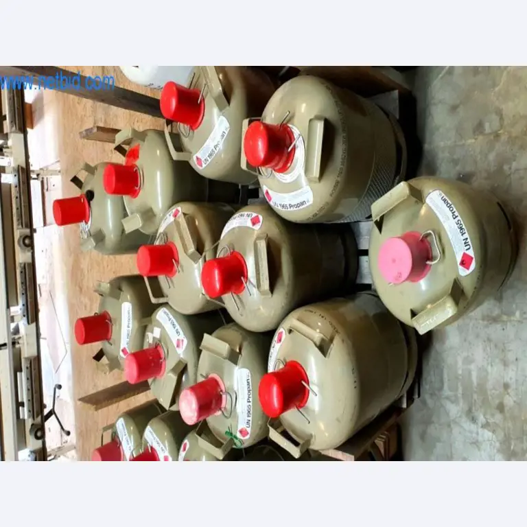 Máquinas e inventários de um comerciante de madeira e de construção-1