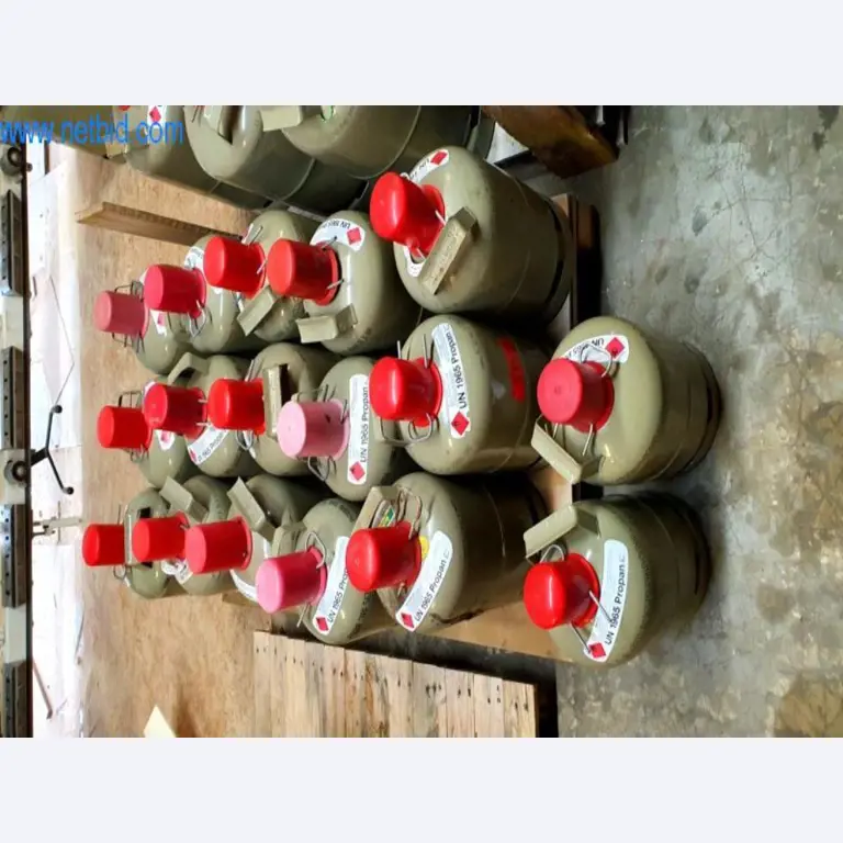 Máquinas e inventários de um comerciante de madeira e de construção-1