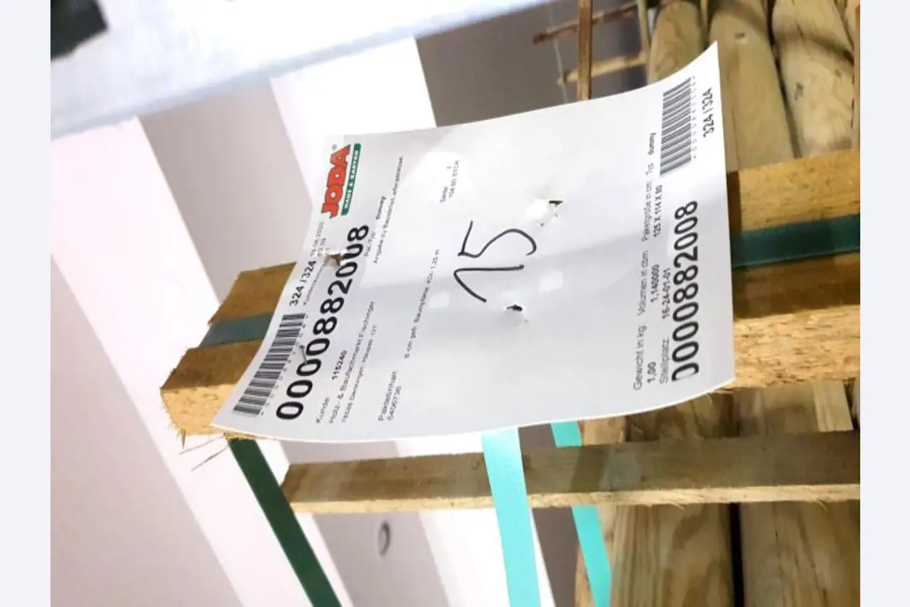 Máquinas e inventários de um comerciante de madeira e de construção-10