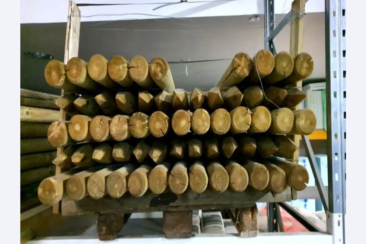 Máquinas e inventários de um comerciante de madeira e de construção-12