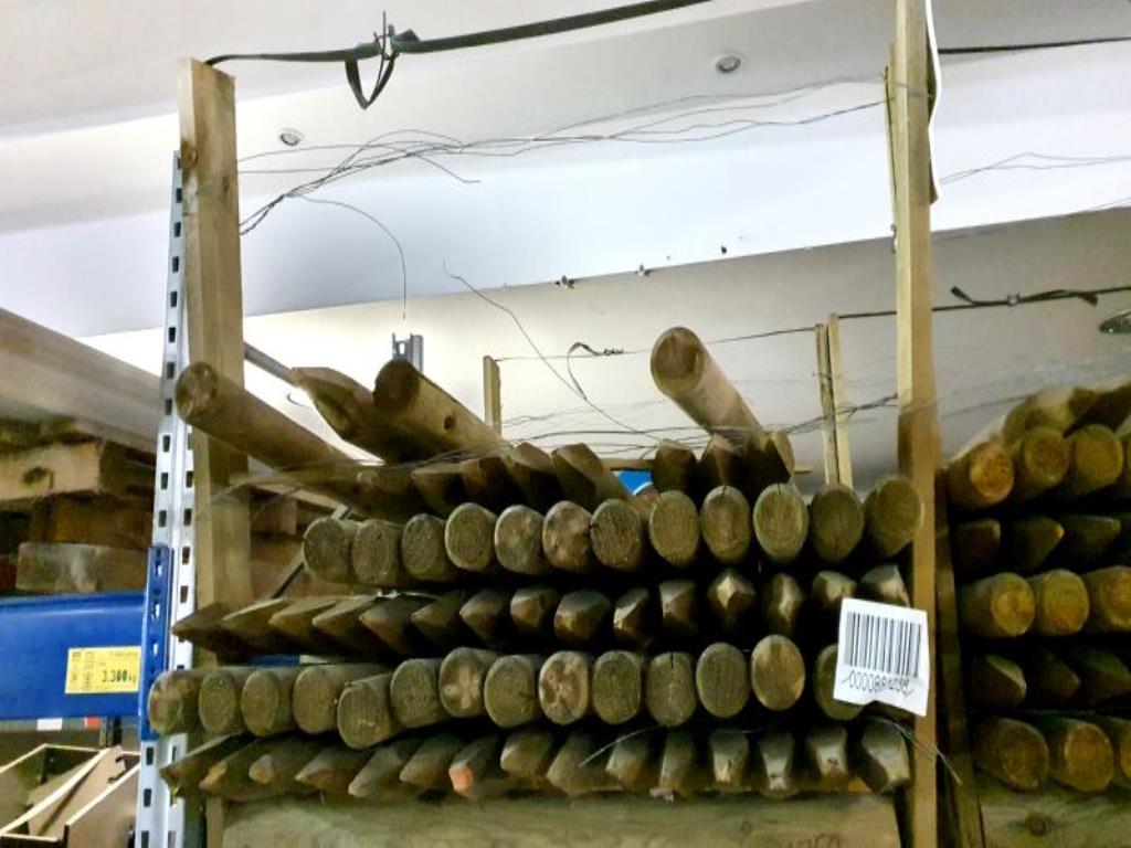 Maschinen und Warenbestände eines Holz- und Baufachmarktes-1