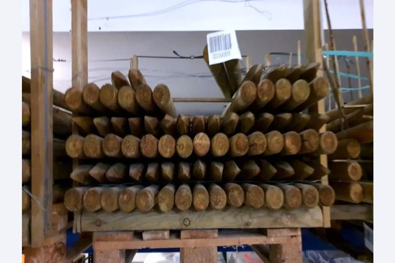 Máquinas e inventários de um comerciante de madeira e de construção-3