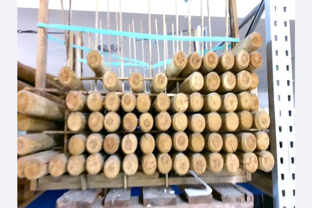 Máquinas e inventários de um comerciante de madeira e de construção-5