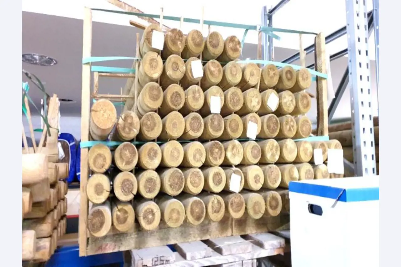 Máquinas e inventários de um comerciante de madeira e de construção-9