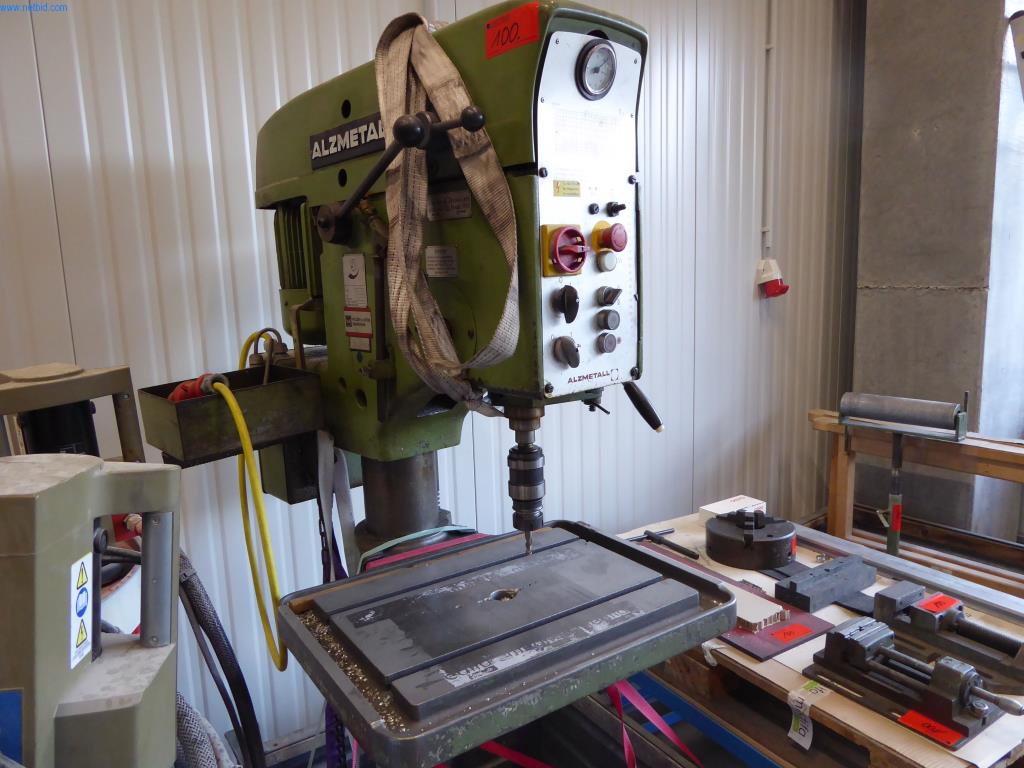 Maschinen u. Betriebsausstattung aus der Metallbearbeitung u. Medizintechnik -2