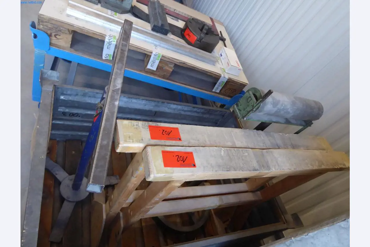 Stroje a zařízení pro obrábění kovů a zdravotnickou techniku-4