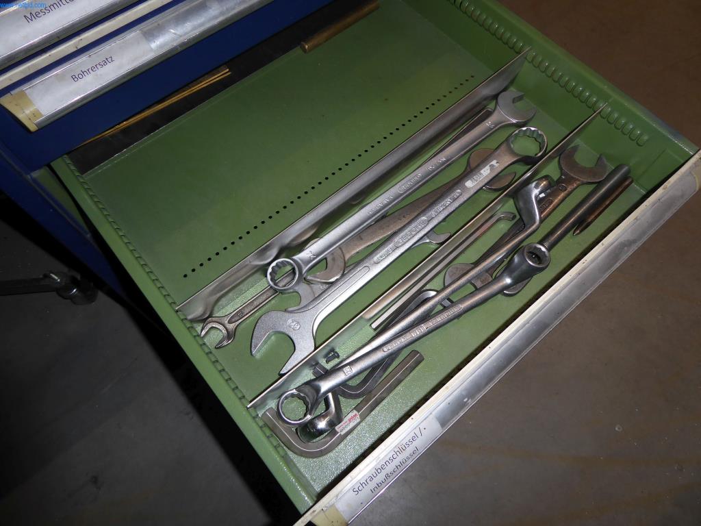 Stroje a zařízení pro obrábění kovů a zdravotnickou techniku-11