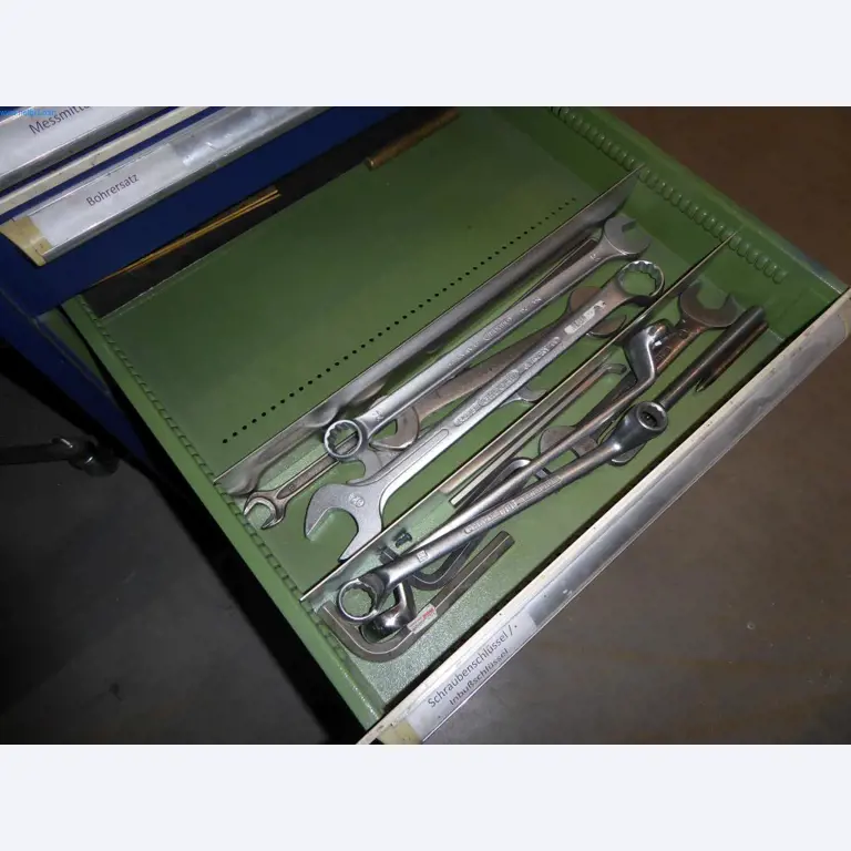 Stroje a zařízení pro obrábění kovů a zdravotnickou techniku-11