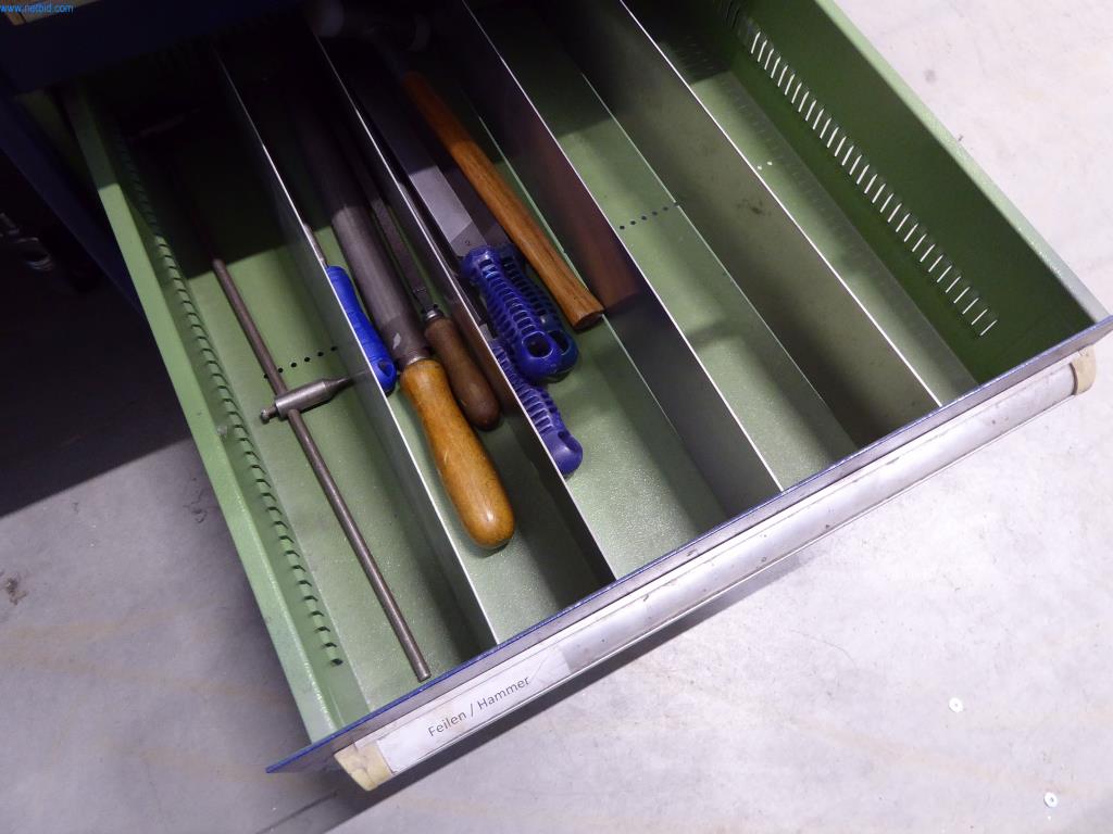 Stroje a zařízení pro obrábění kovů a zdravotnickou techniku-12