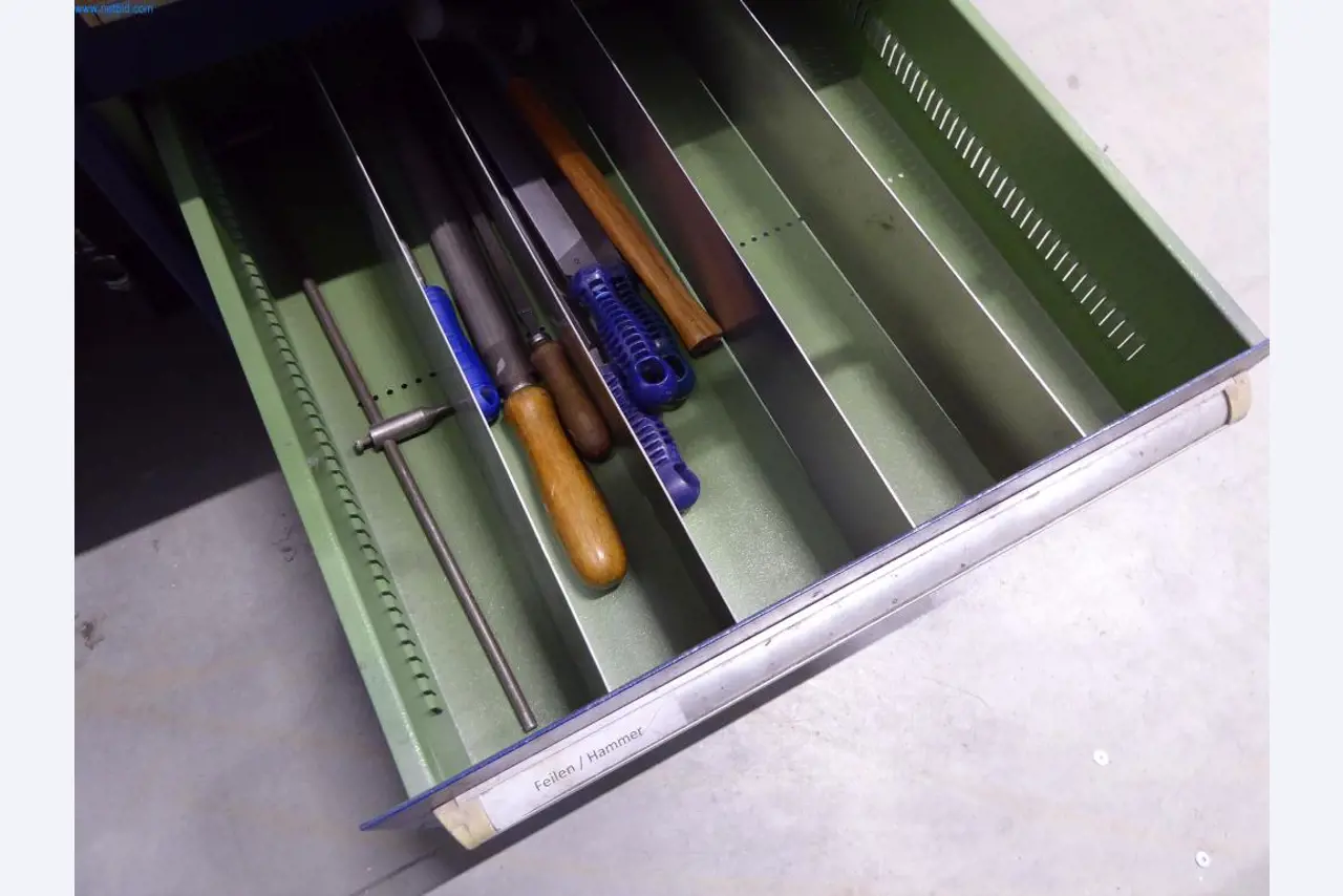 Stroje a zařízení pro obrábění kovů a zdravotnickou techniku-12